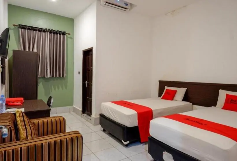 デラックスルーム, Reddoorz Syariah @ Hotel Wisma Indonesia Kendari