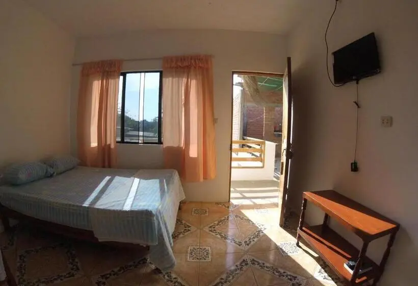 اتاق استاندارد سه نفره, Hospedaje Costa Norte