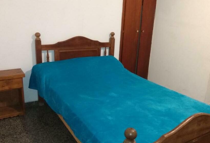 패밀리 룸, La Nueva Estancia