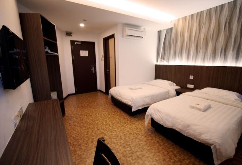 Deluxe Room, Pavilion Inn