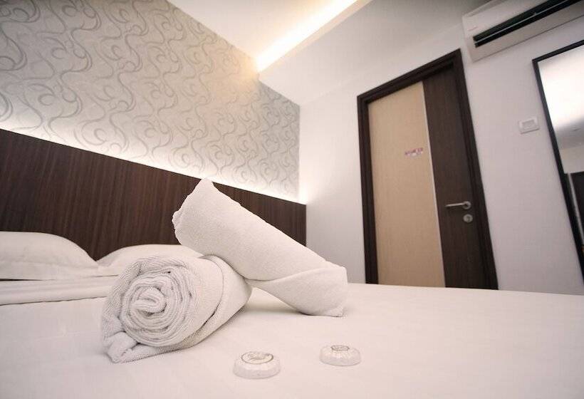 Family Room, Pavilion Inn