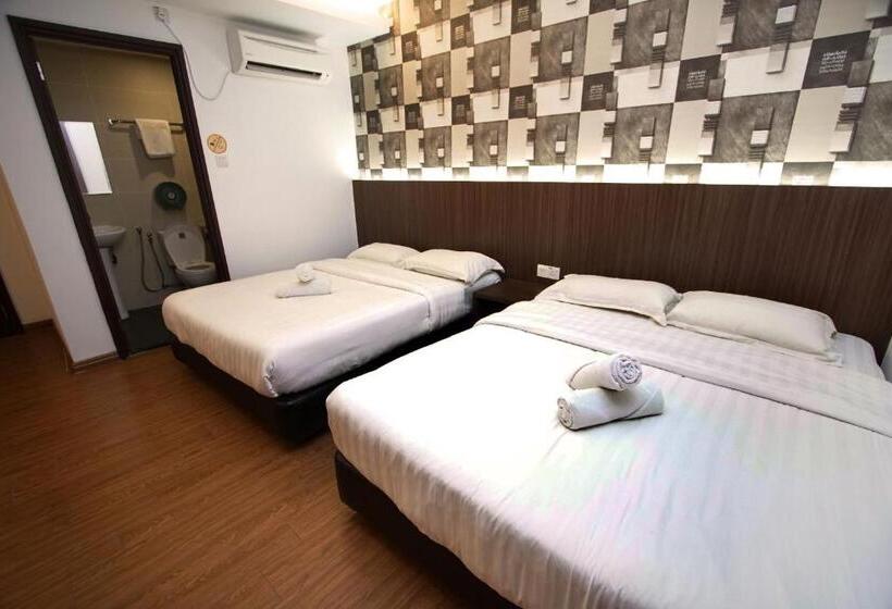 Deluxe Family Room, Pavilion Inn