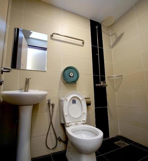 Superior Triple Room, Pavilion Inn