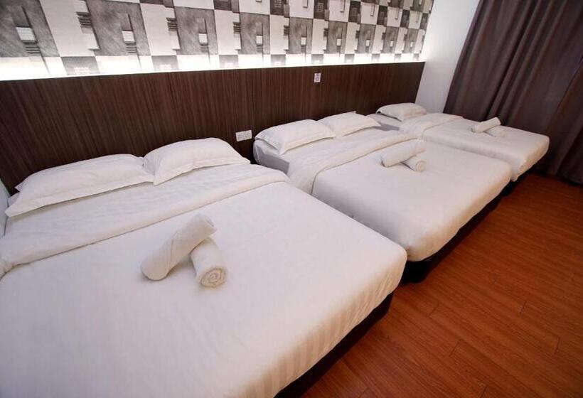 Deluxe Family Room, Pavilion Inn