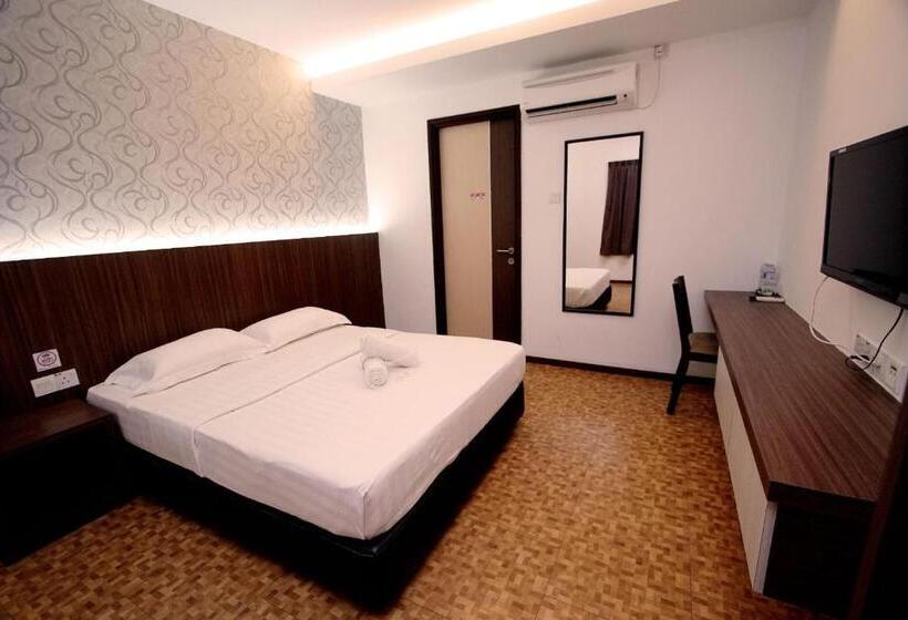 Deluxe Room, Pavilion Inn