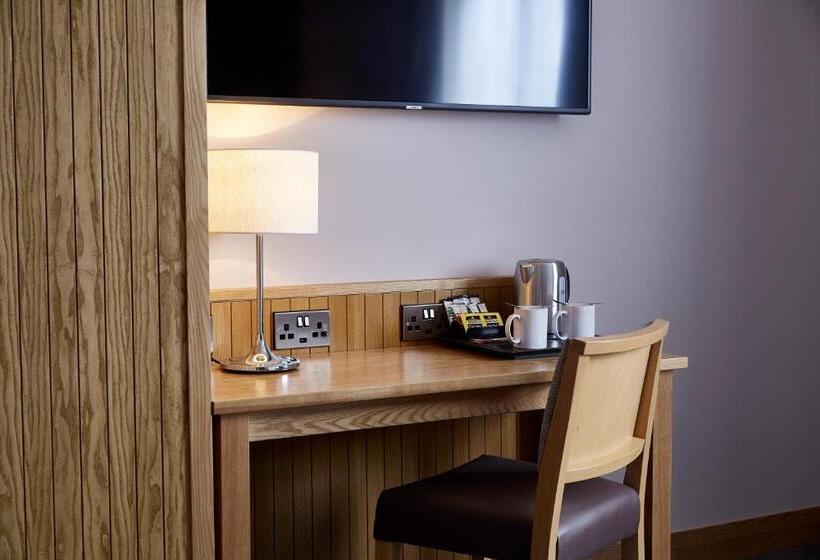 家庭间, The Churchill By Greene King Inns