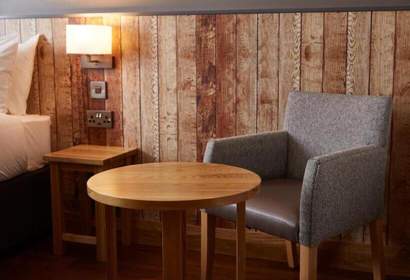 家庭间, The Churchill By Greene King Inns