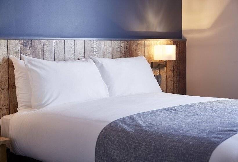 家庭间, The Churchill By Greene King Inns