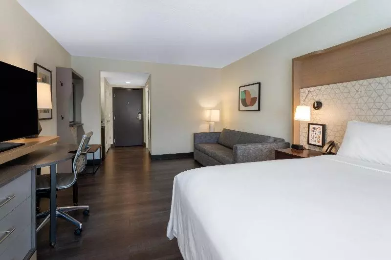 キングサイズベッドのスタンダードルーム, Holiday Inn   Tampa North, An Ihg