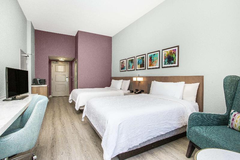 מיטת קינג בסוויטה, Holiday Inn   Tampa North, An Ihg