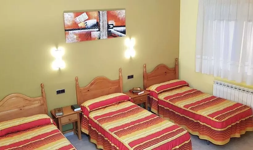 スタンダードトリプルルーム, Hostal La Maravillosa