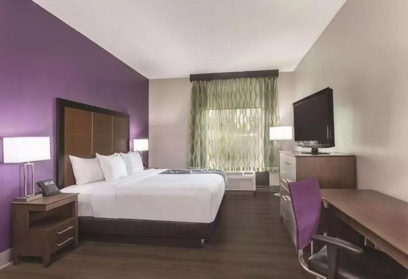 اتاق استاندارد با تخت بزرگ برای معلولان, La Quinta By Wyndham Columbus North