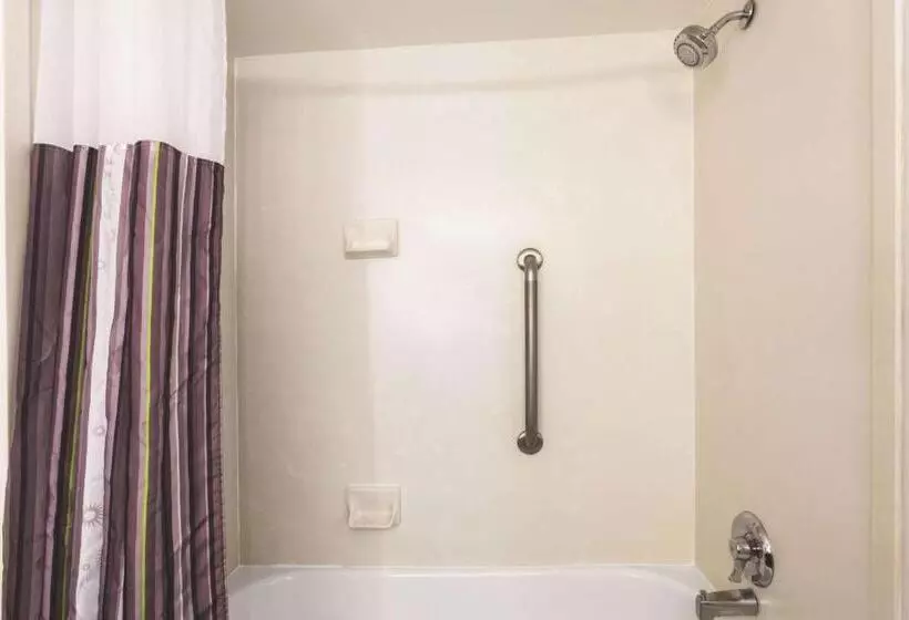 اتاق لوکس با تخت بزرگ, La Quinta By Wyndham Columbus North