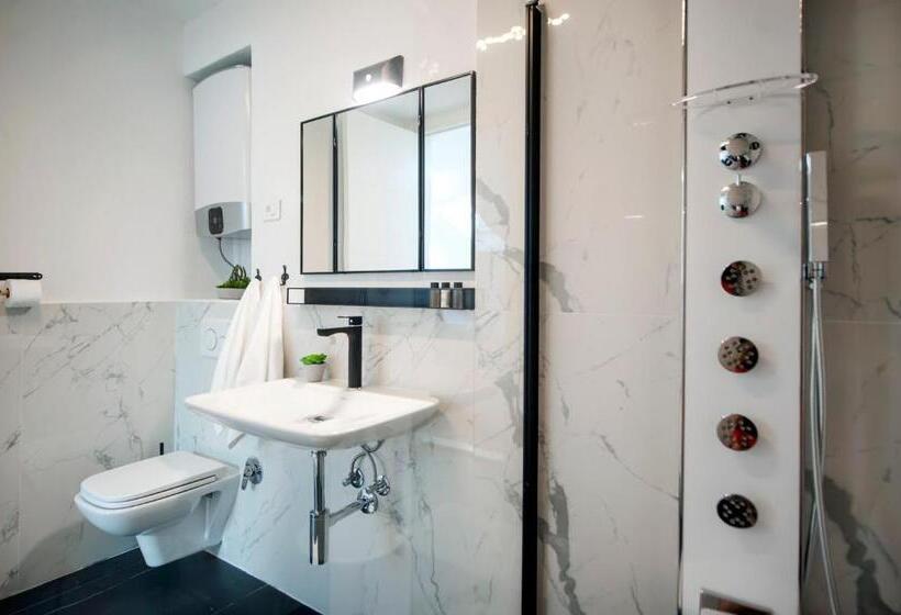 דירת דופלקס בת חדר שינה 1, Riva Residence