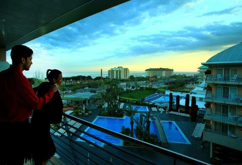 스탠다드 트리플 룸 풀장 전망, Aqua Hotel Onabrava & Spa 4sup