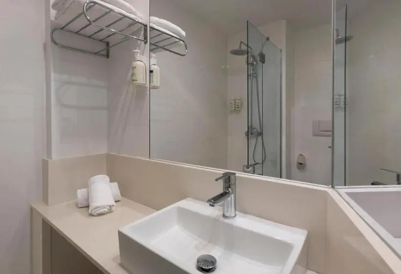 اتاق خانوادگی, B&b Hotel Valencia Arena