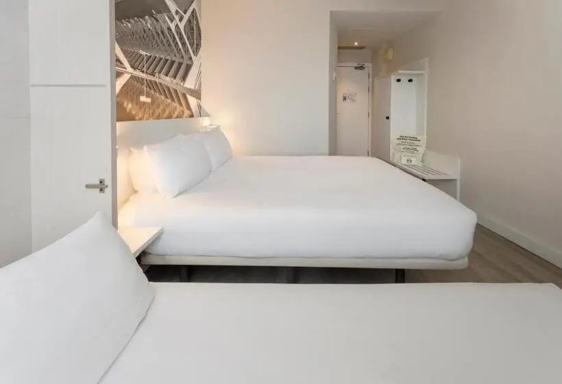 اتاق خانوادگی, B&b Hotel Valencia Arena