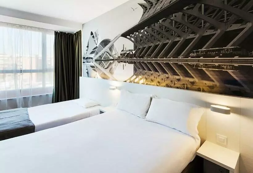 اتاق خانوادگی, B&b Hotel Valencia Arena