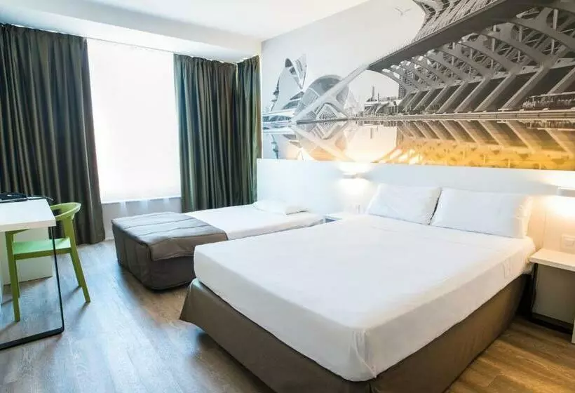 اتاق خانوادگی, B&b Hotel Valencia Arena