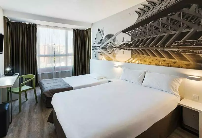 اتاق خانوادگی, B&b Hotel Valencia Arena
