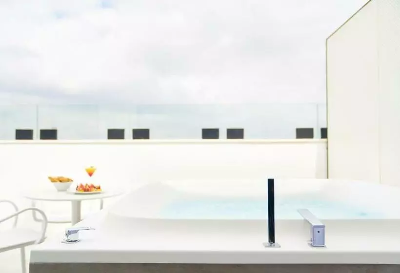 سوییت, Eurostars Puerto de Ibiza