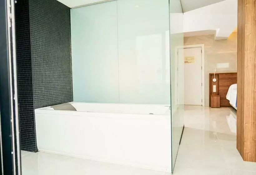 سوییت, Eurostars Puerto de Ibiza