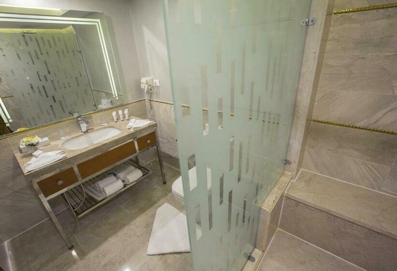 プールの見えるデラックスルーム, Pickalbatros Alf Leila Wa Leila Resort  Neverland Hurghada