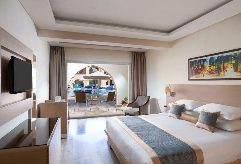 プールの見えるデラックスルーム, Pickalbatros Alf Leila Wa Leila Resort  Neverland Hurghada