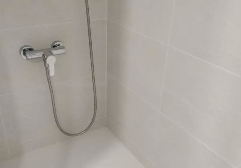 Chambre Standard, Bartos
