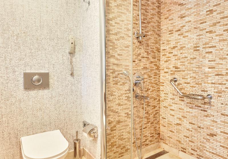 Семейный Номер, Bartos