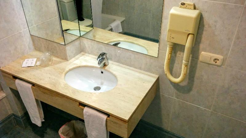 Номер Стандарт Трехместный, Bartos