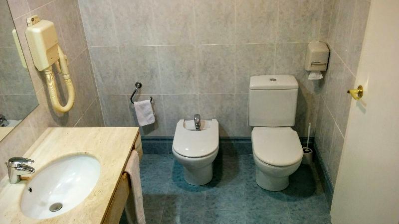 Номер Стандарт Трехместный, Bartos