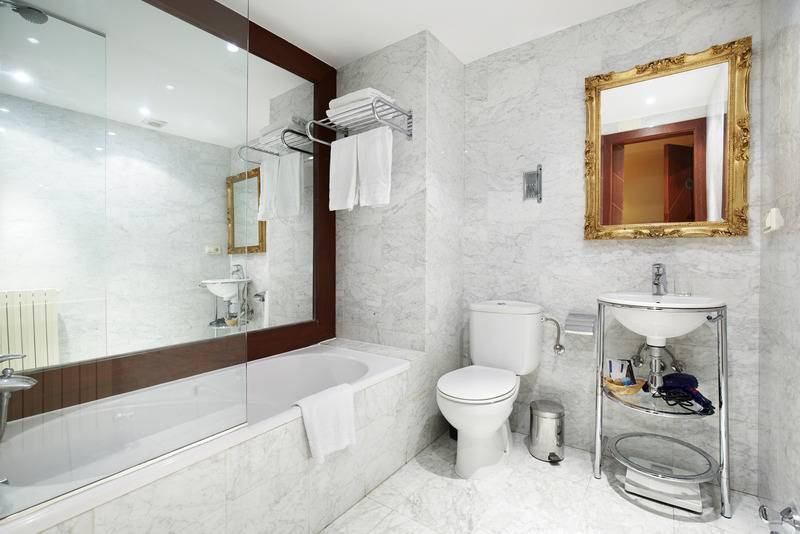 חדר סטנדרט לשלושה, Caribou