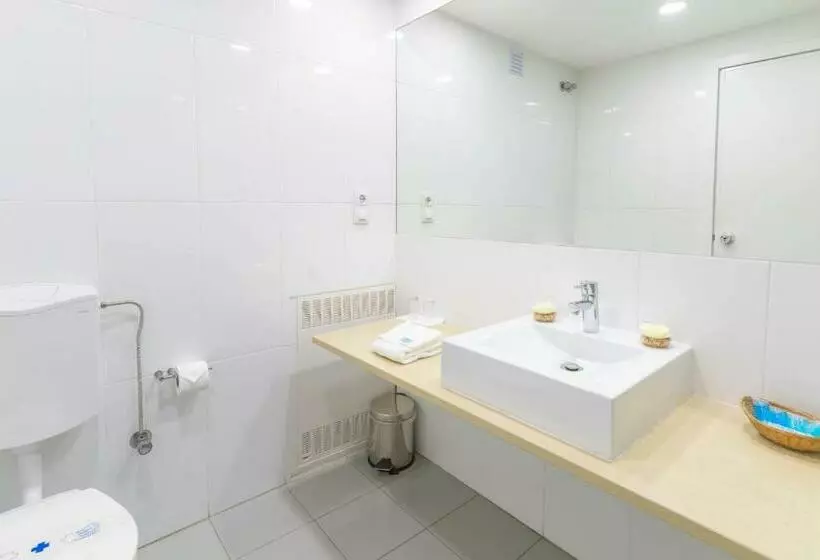 اتاق استاندارد سه تخته با چشم‌انداز استخر, Da Aldeia - Adults Only