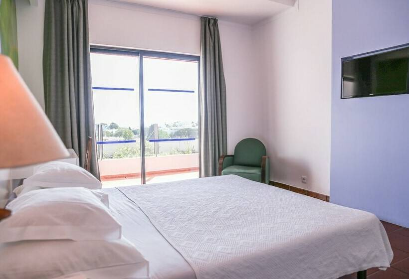 プールの見えるスタンダードトリプルルーム, Da Aldeia - Adults Only