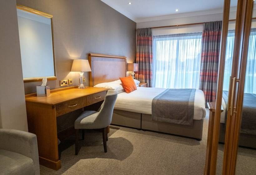 غرفة قياسية, Dale Hill