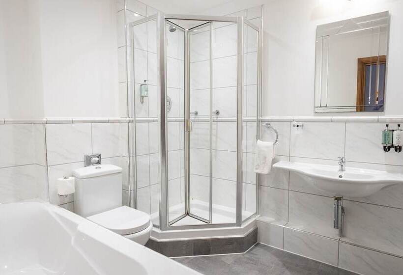 غرفة تنفيذية, Dale Hill