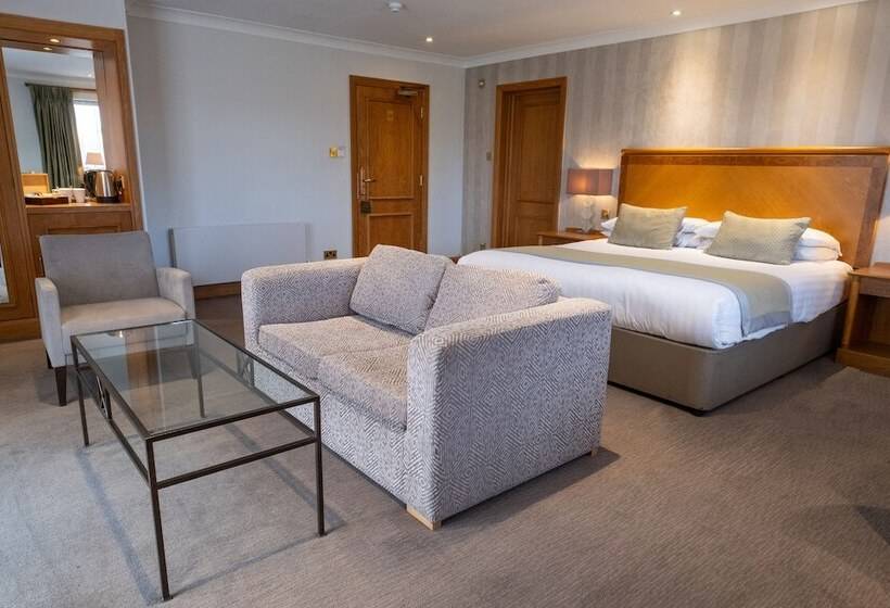 غرفة تنفيذية, Dale Hill