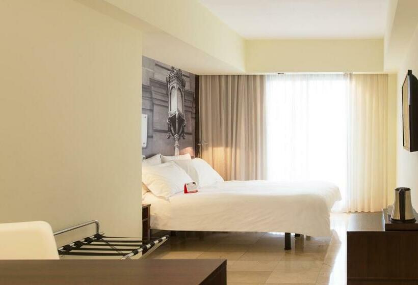 Номер Superior, Moxy Barcelona