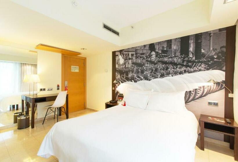 Номер Superior, Moxy Barcelona