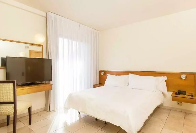 اتاق استاندارد با بالکن, Moxy Barcelona