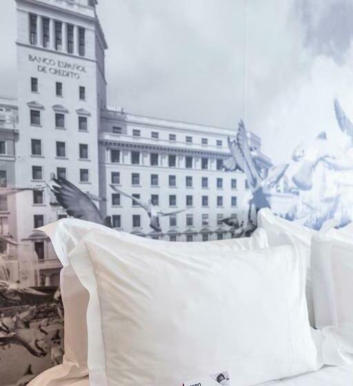 Номер Superior Вид на Город, Moxy Barcelona