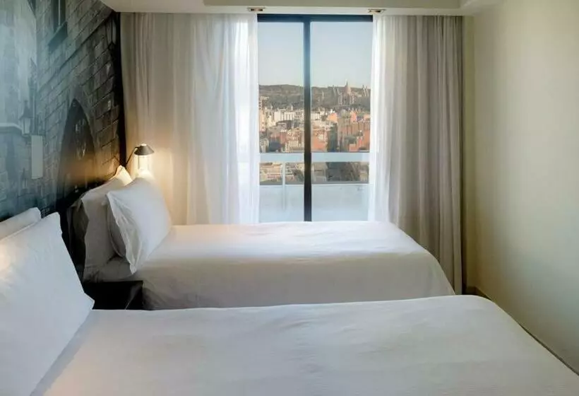 اتاق استاندارد با چشم‌انداز شهر, Moxy Barcelona