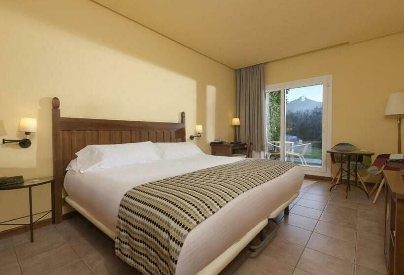 庭の見えるスタンダードトリプルルーム, Fuerte Grazalema