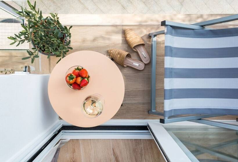 豪华工作室, Linda Boutique