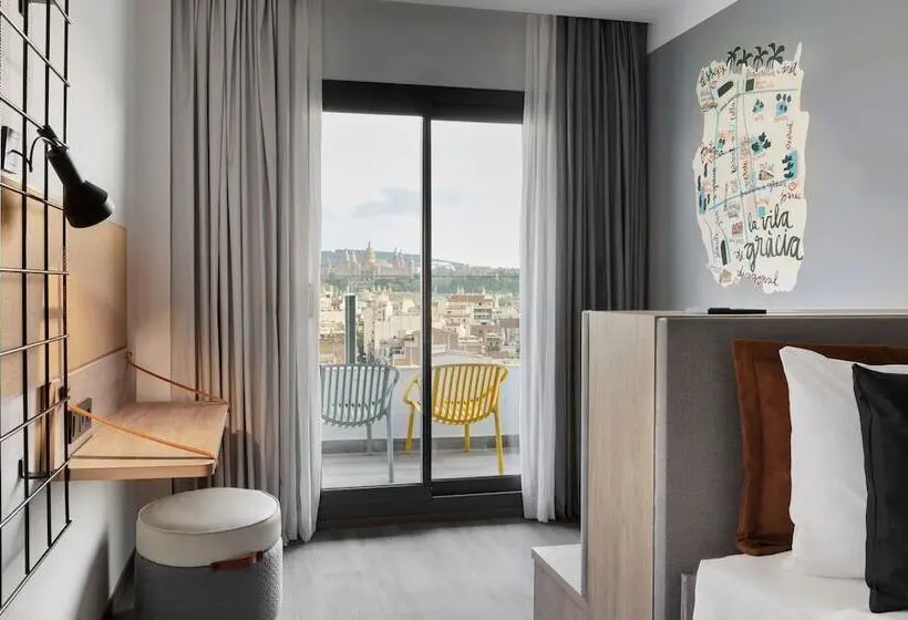 Camera Standard Vista Città, Moxy Barcelona