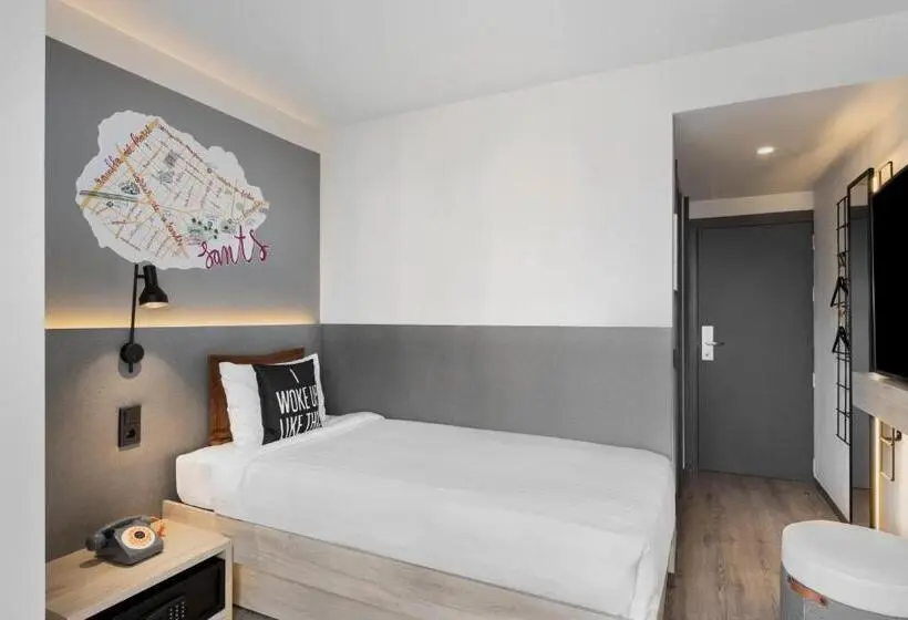 Camera Standard Singola con Balcone, Moxy Barcelona