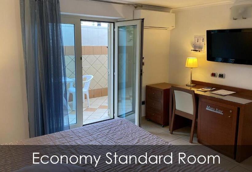 エコノミー４人部屋, Olimpico