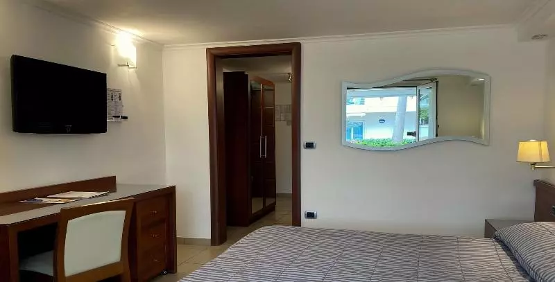 Economy Quadruple Room, Olimpico