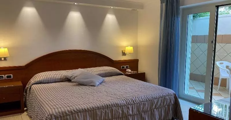 Economy Quadruple Room, Olimpico
